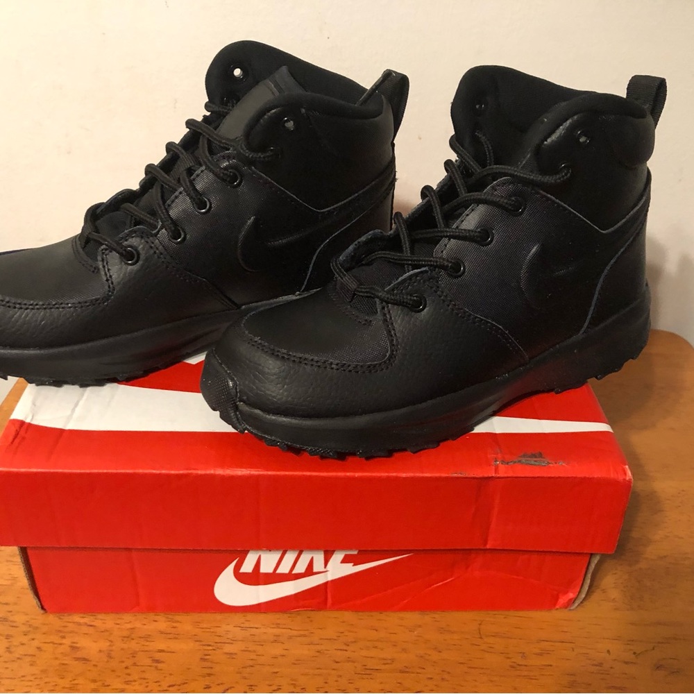 Nike Manoa LT RLPS Black size 1y